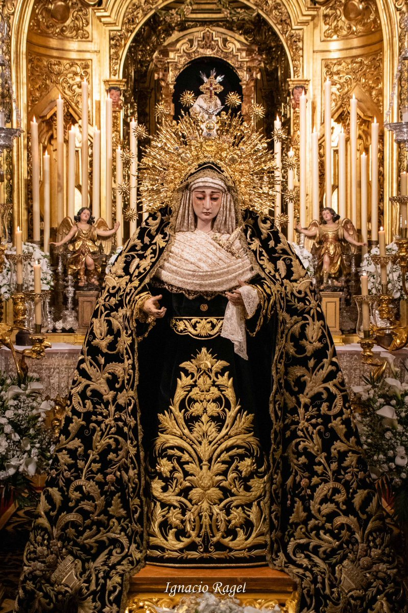 #SábadodeSoledad

“Oh Virgen María, Madre dulcísima y esperanza nuestra, acógenos en tu regazo en el tiempo del destierro y, al fin de nuestro peregrinar, muéstranos con ternura a Jesucristo, tu Hijo bendito, para que en su rostro descanse eternamente nuestro corazón”.