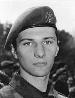 KucaStarih's tweet photo. КЕПИЋ (Млађана) СЛАВИША
(18.01.1979. Зрењанин-03.05.1999. Савине Воде, Пећ) https://t.co/Vt4J370nbo