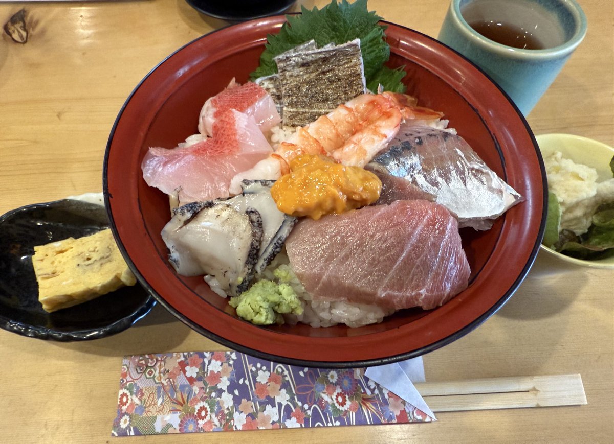 少し暖かくなってきたので、寒川神社参拝、茅ヶ崎に足を伸ばして海鮮丼新店開拓。(既知のお店つぶれ) からの温泉♨️で整い。