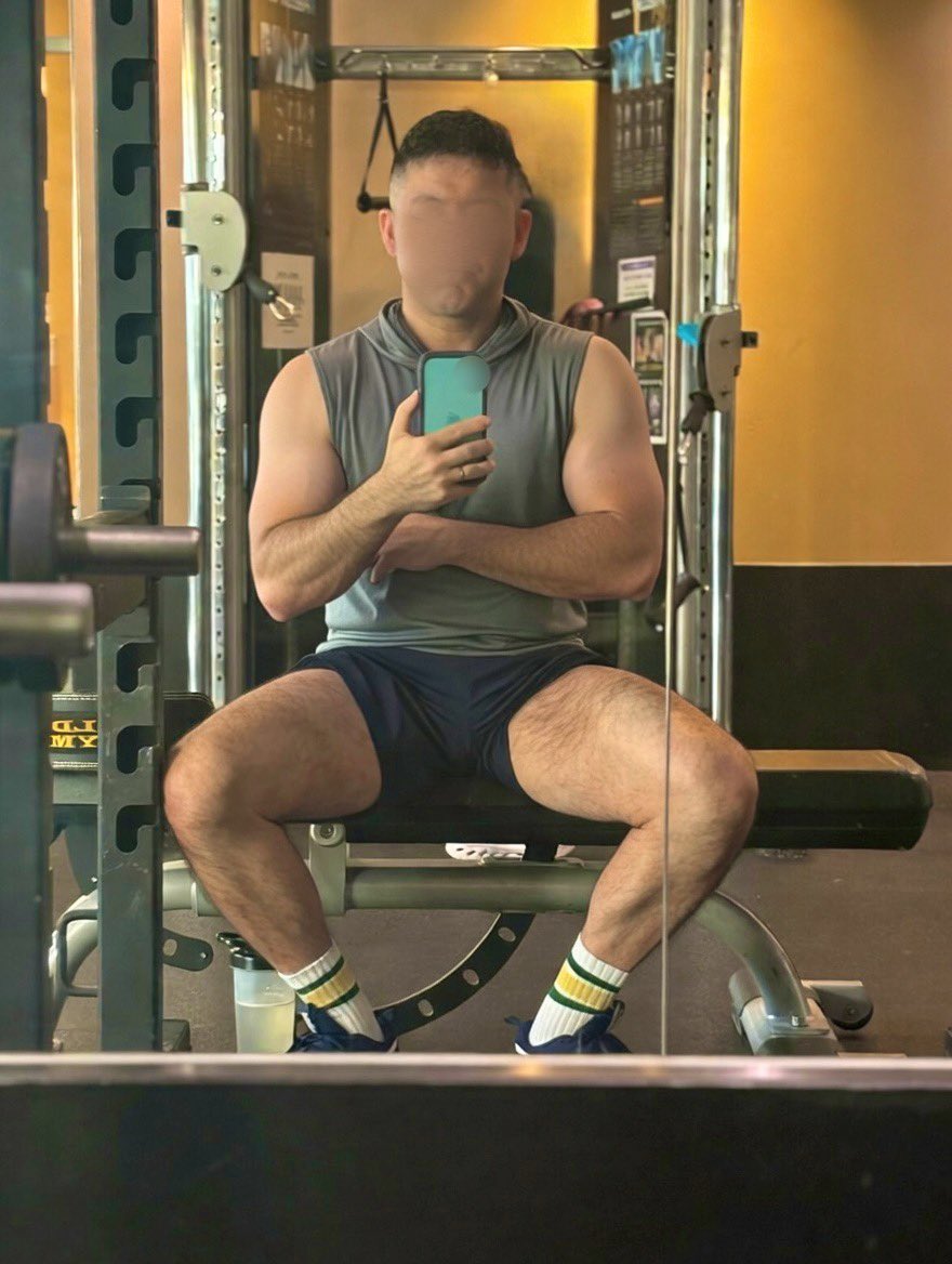 kaz___1st's tweet image. 全身トレしました🏋️
最近はバーベルスクワット、ezバースカルクラッシャー、ダンベルフレンチプレスが特にお気に入り！

スタッフさんから『happy Valentineでーす』とチョコ頂きました🍫
『やったぁ〜』って思わず声が漏れた😆