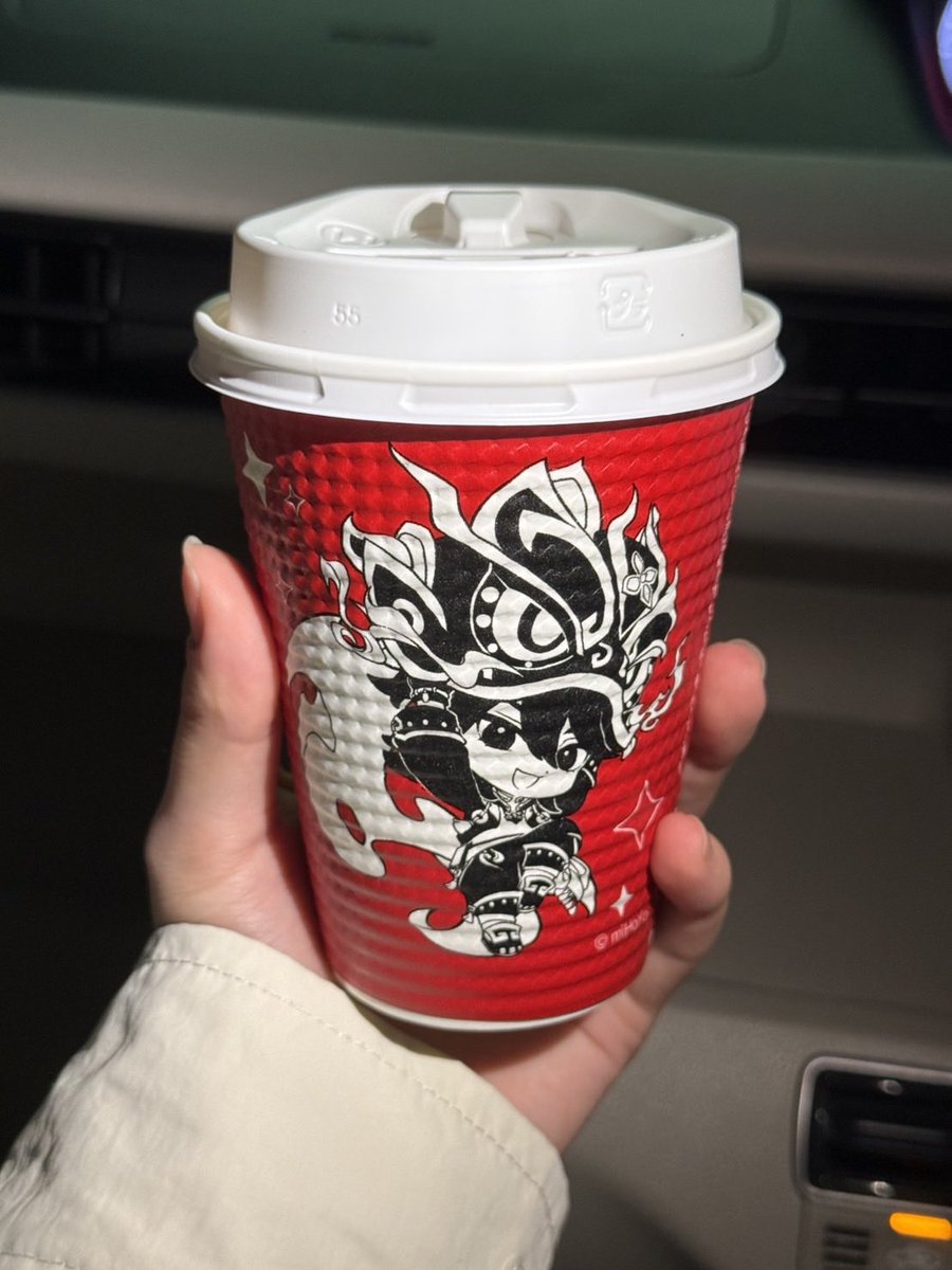 ファミマの店員さん神だった🥳
どの子が良いですか？って
カップ選ばせてくれた😭💕