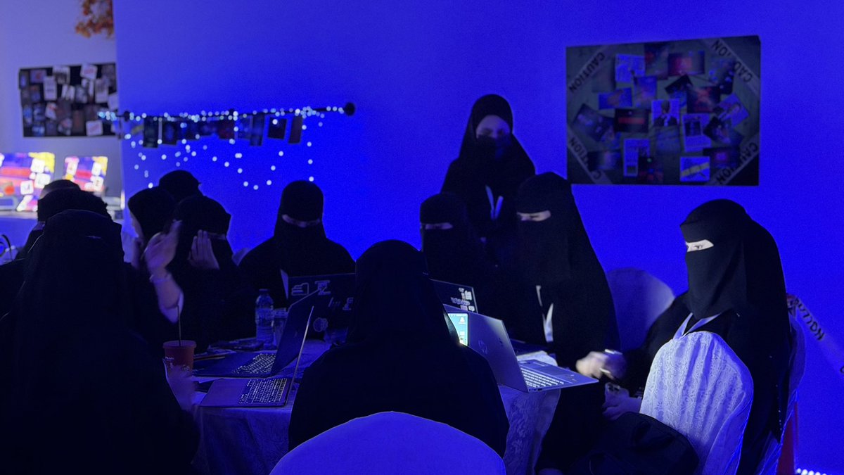 nadinhas_'s tweet image. يوم جميل قضيناه معكم في ورشة #codebreak 

4 ساعات تعلمنا، جربنا, ناقشنا, وكسرنا أول حاجز بينكم وبين مجال التحقيق الرقمي.

فخورين بكل شخص حضر، سأل، شارك، وحاول 👏🏼
نشوفكم في فعاليات قادمة✨