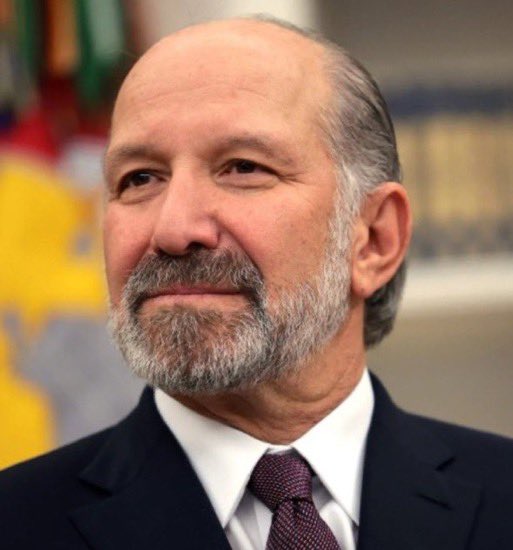 🚨SON DAKİKA | EPSTEİN ADASINDA BULUNAN DİŞÇİ İŞKENCE ODASINDAKİ KİŞİ İFŞA EDİLDİ!

Epstein Adası'ndaki “dişçi işkence odasının” duvarındaki maskelerden birinin hali hazırda Trump’ın atadığı Ticaret Bakanı Howard Lutnick'in yüzü olduğu ortaya çıktı!

— Bu odada kız çocuklarının