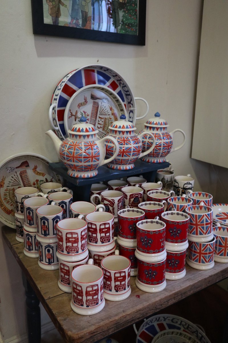 昔UKの陶器に興味があった頃、行きたかった地名が流れてきました。