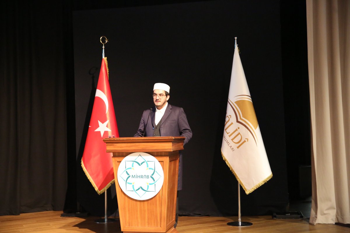 mihrab_ilim's tweet photo. 11. MİHRAB İlmi Araştırma ve Düşünce Toplantısı, Abdulkadir Saygılı hocamızın Kur’an-ı Kerim tilaveti; Ahmet Raşid Gürses hocamızın sunumuyla başladı.

📍Seyyid Abdulhakim Elhüseyni Külliyesi https://t.co/XoEjY3Ue9m