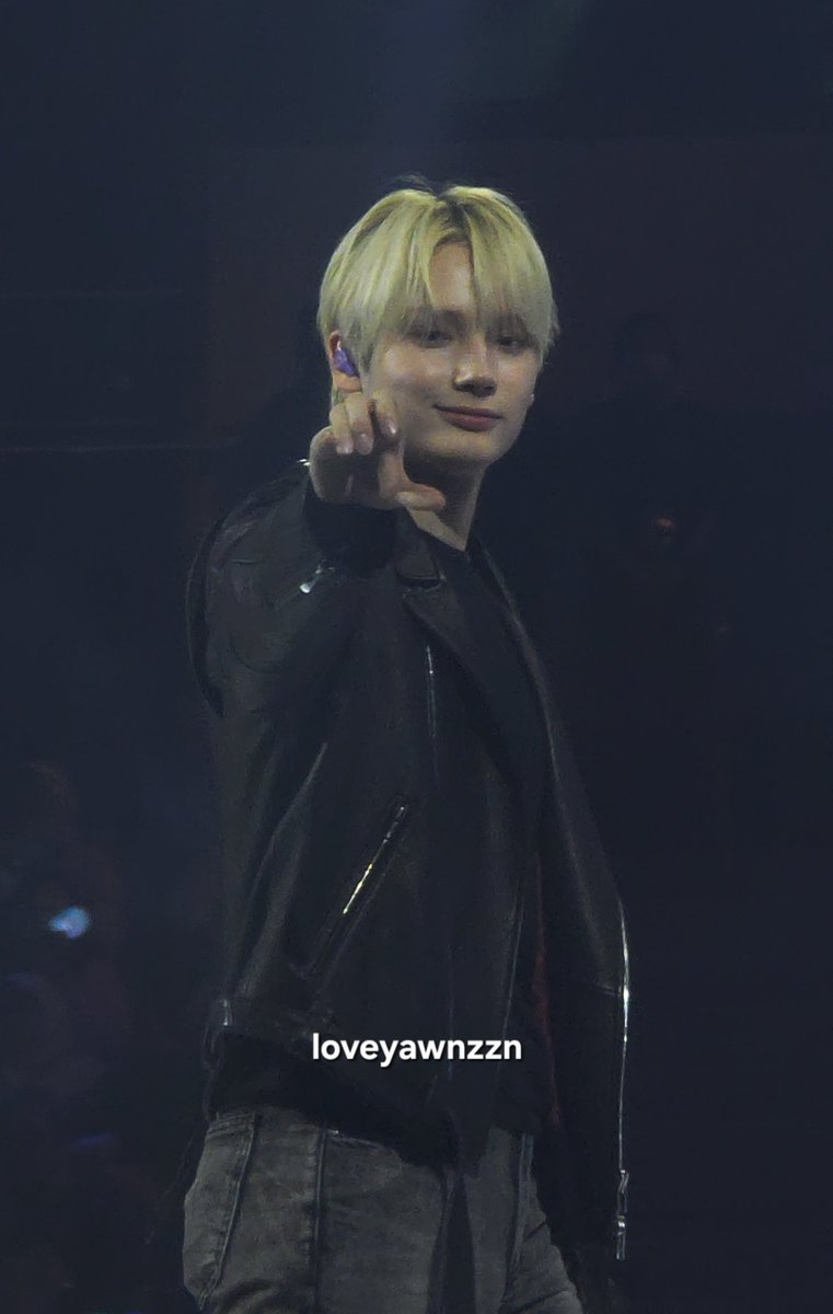 260214 #TXTinKL my pretty leo kennedy hueningkai he looks sooo pretty today 🖤