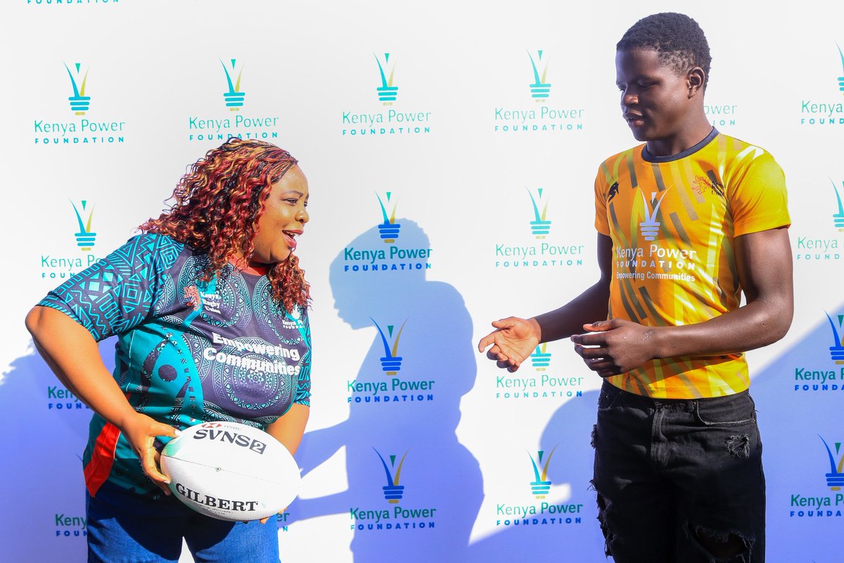 KenyaPower's tweet image. Game on with our Chairman, Board of Directors, Joy Brenda Masinde in the mix! 💪🏉

Great energy as she joins the fun, sharing a light moment and showing support for the under - 16 teams and the Rugby community.

#KenyaPowerFoundation
#EmpoweringCommunities #HSBCSVNS2 #HSBCSVNS