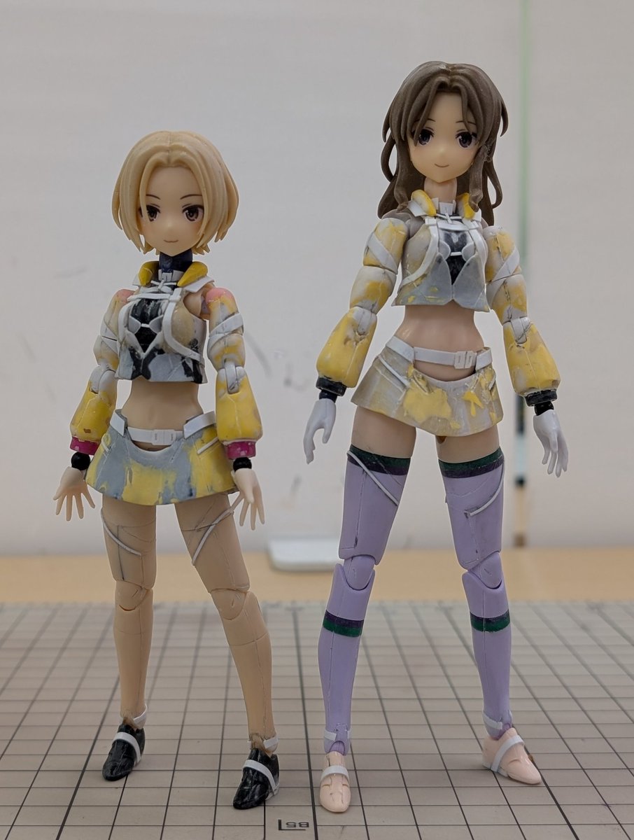 ギアガチ組（七海　麻駆理）
スーツ造形出来た…
サフで表面処理で泣きそう…
#アリスギア造形部