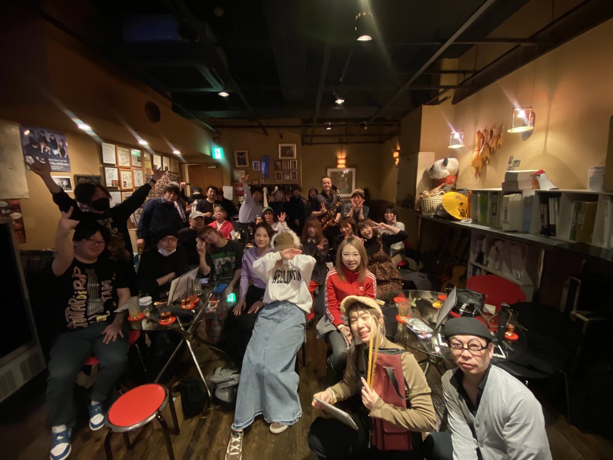 JAM_BFLAT's tweet photo. JAMナイト大盛況ありがとうございました！！
新しい方も遠方の方も常連の方もわちゃわちゃ楽しい1日でした✨
次回は4/10(金)20:00-4:00またよろしくお願い致します！ https://t.co/sziV7FtQEZ