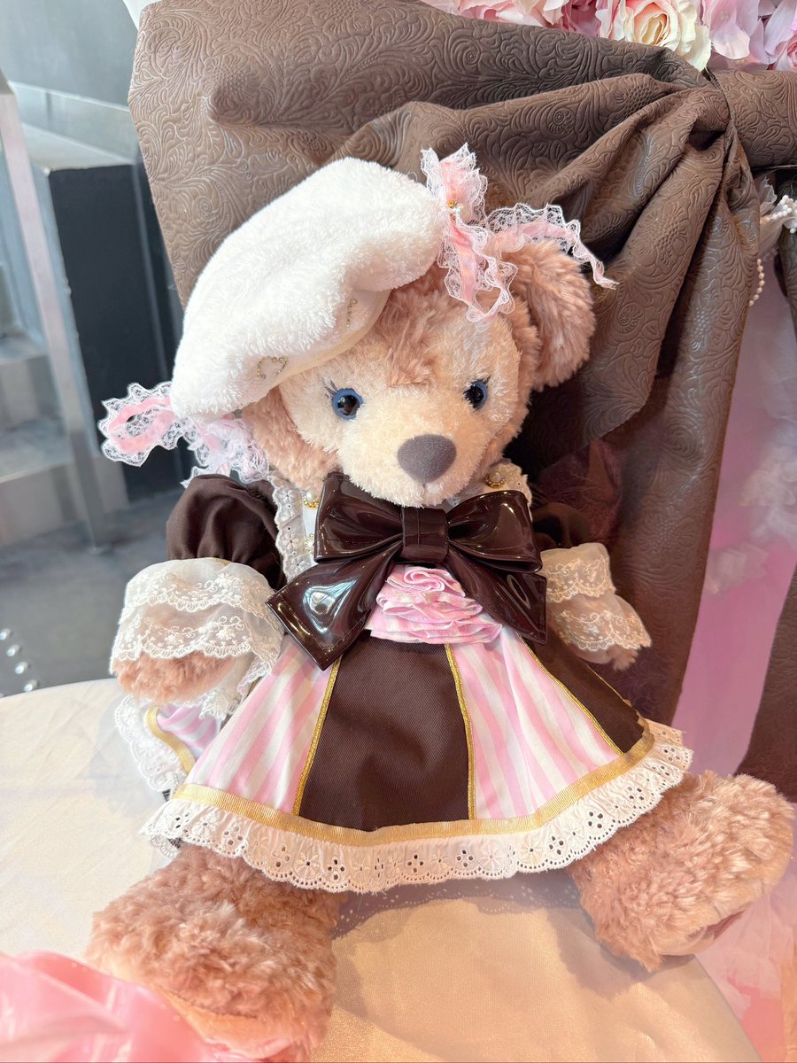 pp173_s2's tweet photo. 宇佐美幸乃バースデーライブ2026〜Pinky♡Wink〜

フラスタデザインとチョコルーチェのぬいぐるみ衣装を作成させて頂きました！
幸乃ちゃんの作った可愛い衣装を作れてうれしかったです🍫🎀

幸乃ちゃんお誕生日おめでとう🩷🫶 https://t.co/mgtZcNdK3u