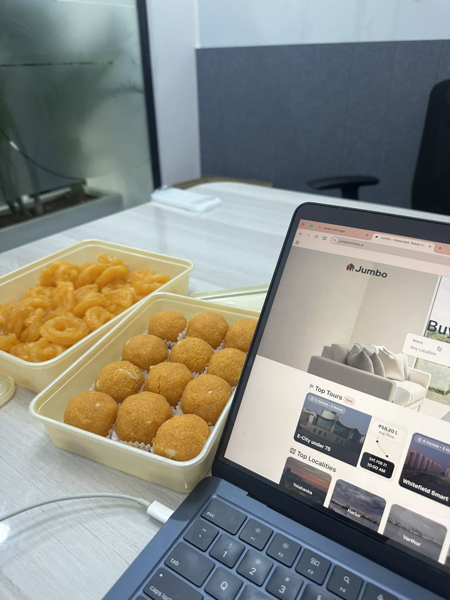 NPS score just came in - 2 boxes of mithai! 

Javed bought his home on Jumbo . Delivered his feedback in person with sweets for the entire team. 

Beats any 5-star review!