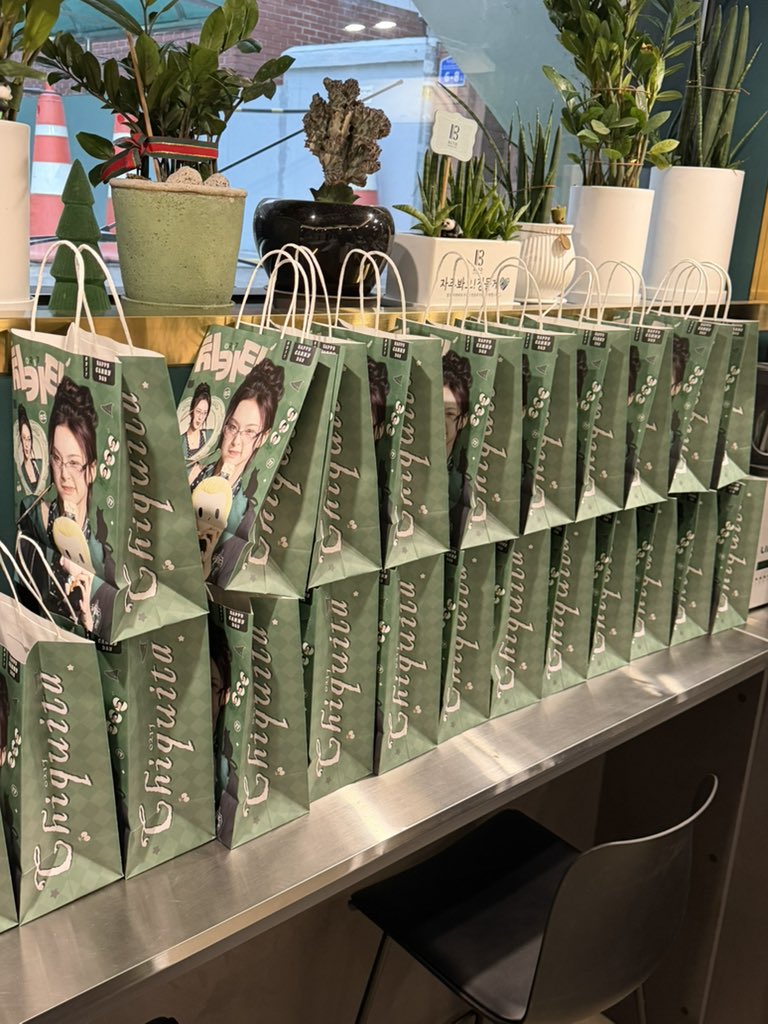 MINILI_7 tweet media