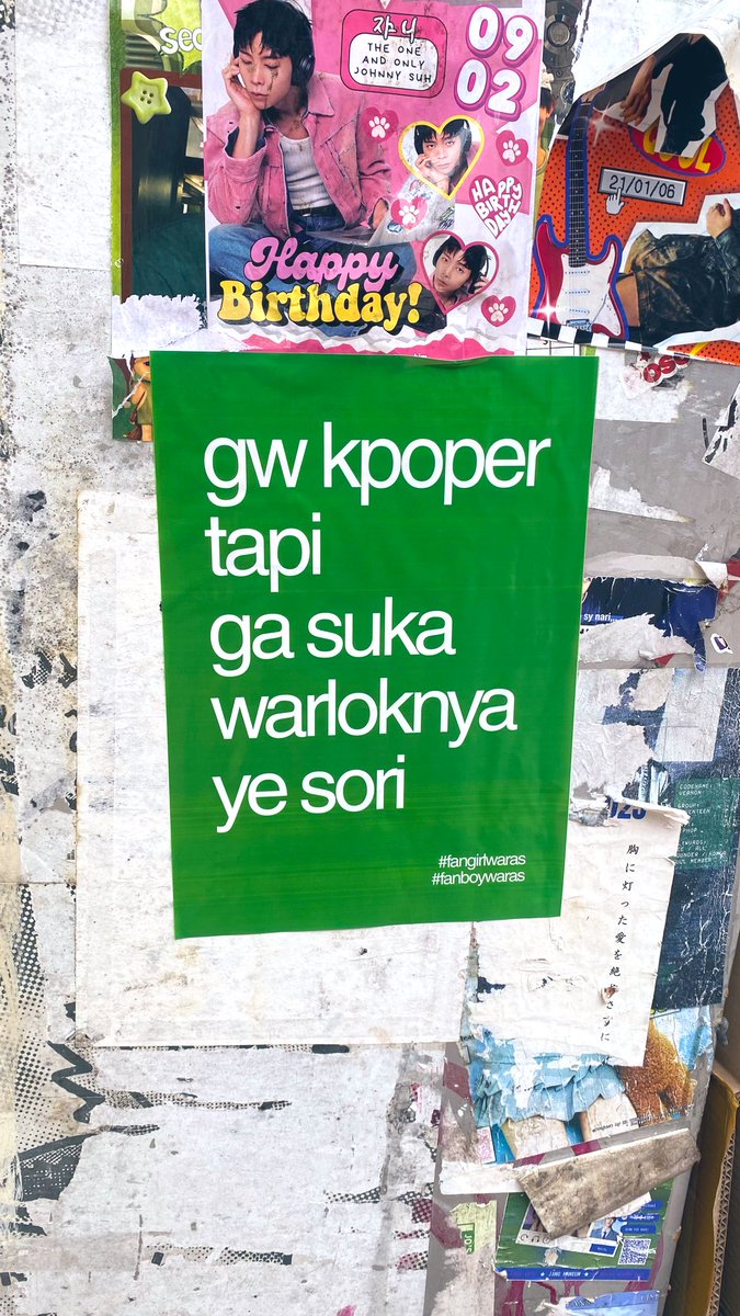 peachyjeyya's tweet photo. Tertempel tepat di bawah johnny https://t.co/6F0HXyzGmp