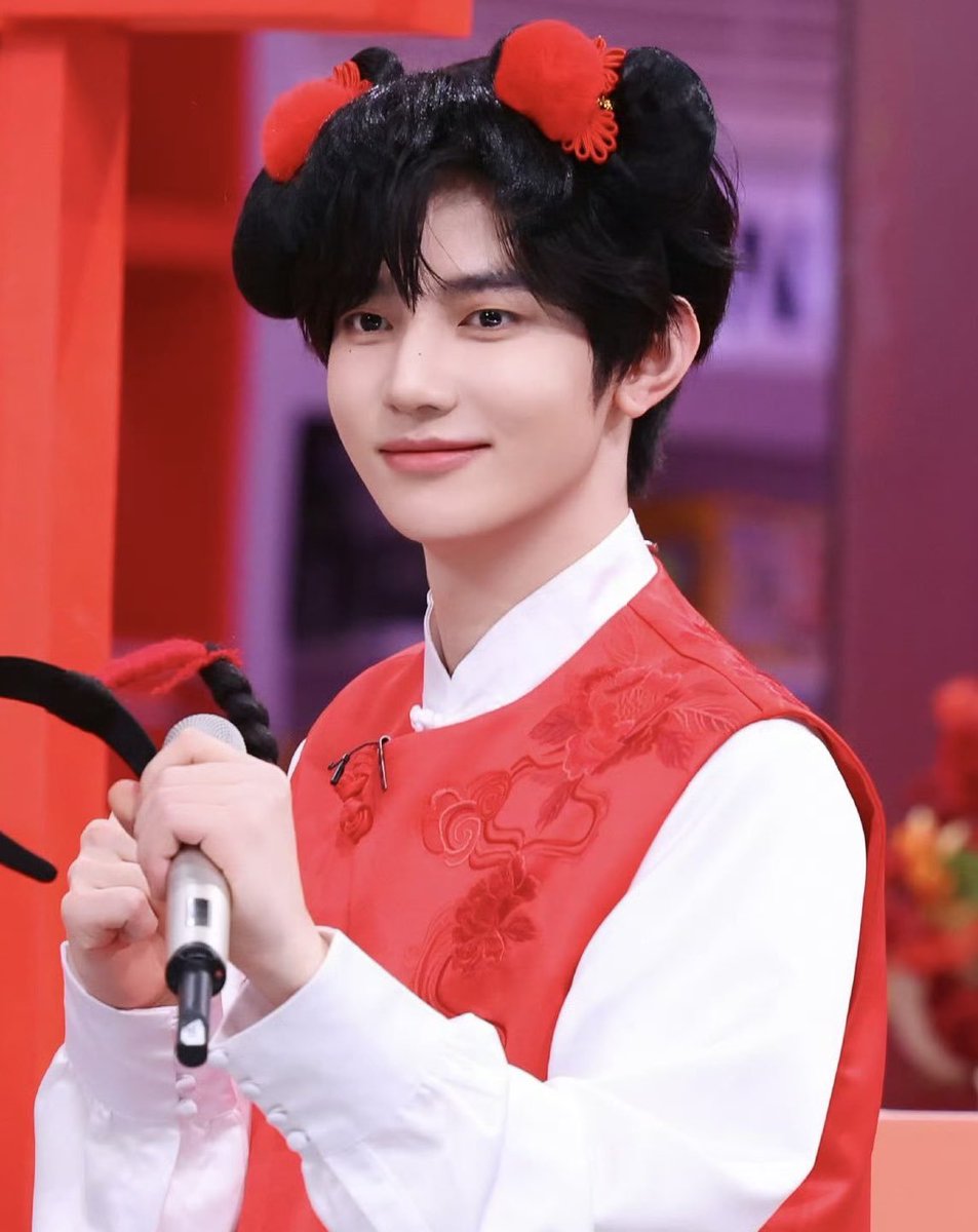 興奮しながらスマホを見せてきたハニニ社員 ｢みて！はににとはおと