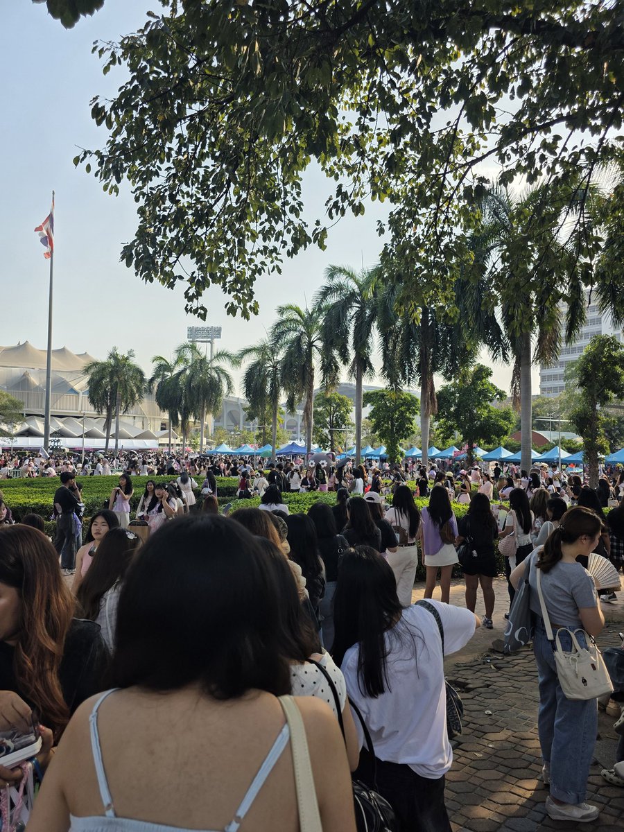 ไอ้ล่ฮอตมาก ผมอยู่ท้ายแถววววว
#TEN_BDAY2026