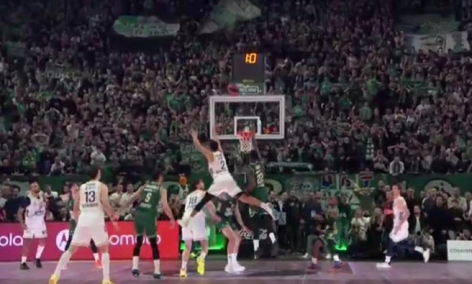 sueloo58's tweet photo. @Paobcgr @FBBasketbol U want Space Jam ,u get Space Jam with the Jordan logo ;) Enjoy it. #gg https://t.co/A5Ch5Fr7lQ