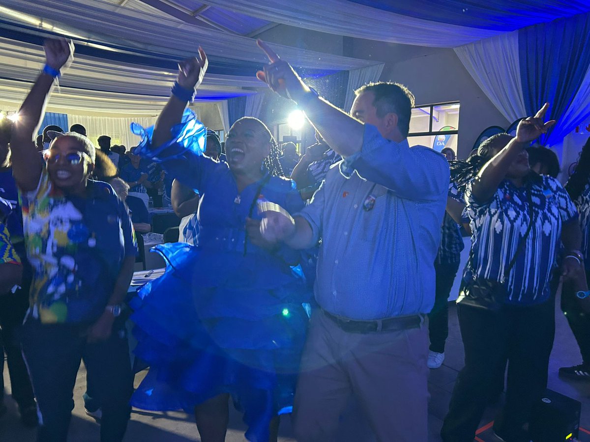 🔴 [LIVE NOW] Watch as DA Leader John Steenhuisen delivers a keynote address at the Mpumalanga Provincial Congress ahead of the announcement of the newly elected leadership, ready to get Municipalities working in this province.

Broadcast links:
YouTube:  youtube.com/live/xI_SXAl6-…