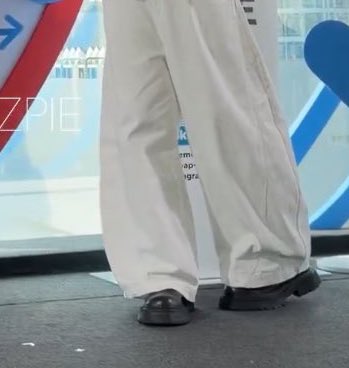 ดูท่ายืนนานิ โมเอะโมเอะบีมมาก อิจฉาสกายที่มียัยน่ารักนี่เป็นของตัวเองว่ะ