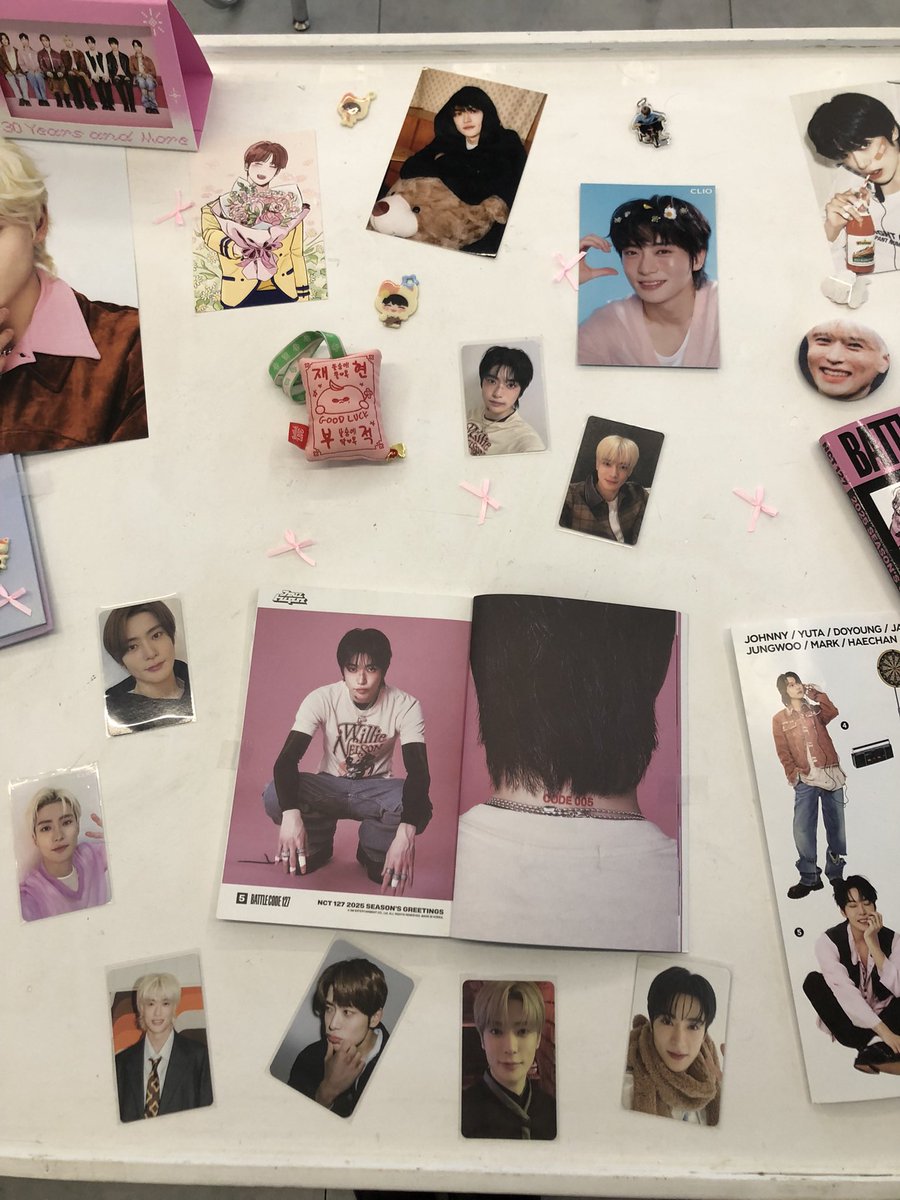 #재현이생일_쓰담쓰담

너무이쁜 생카갔다왔어여//
앵무새도 귀엽고 재현이도 귀여움 생카♡