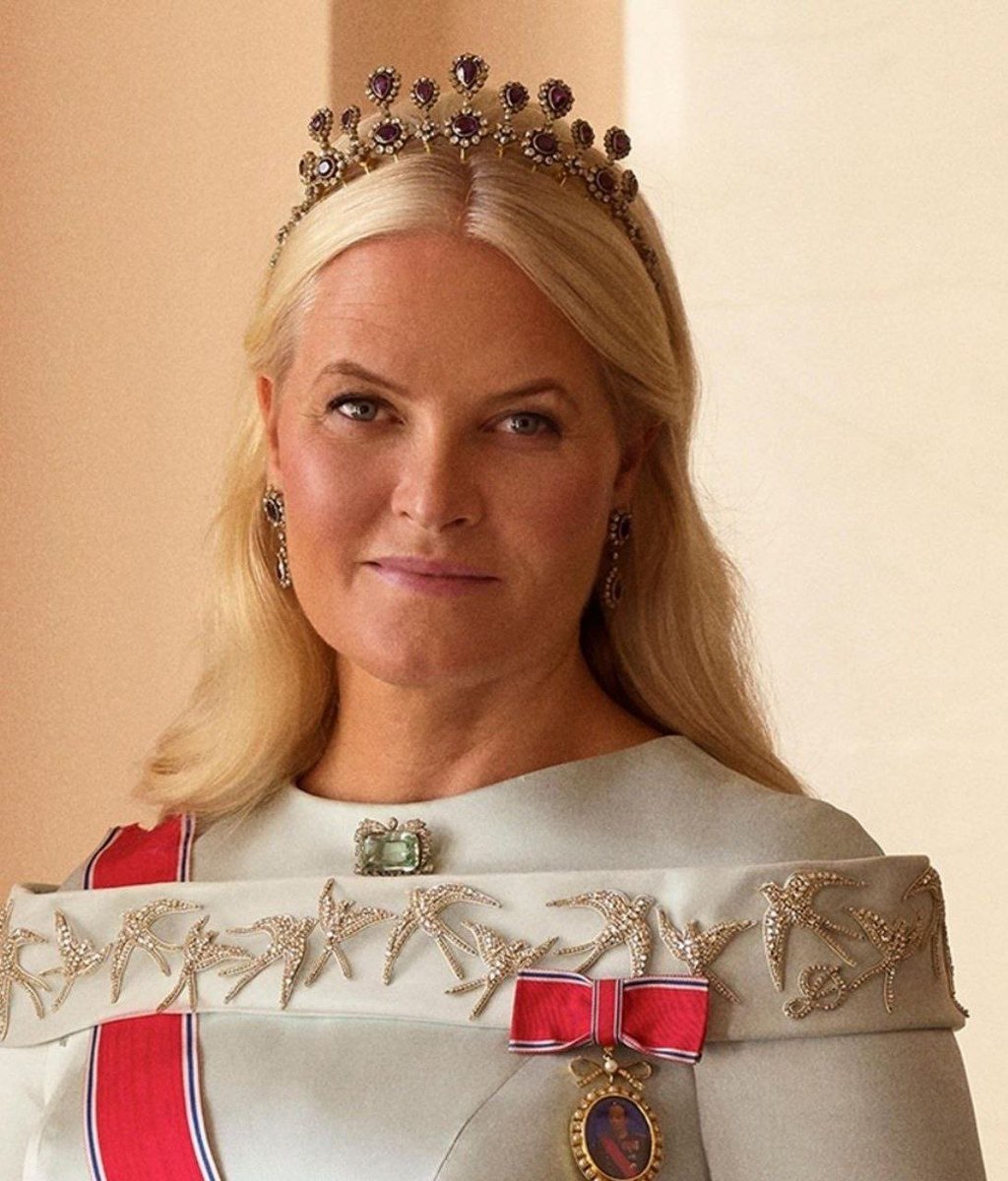 DaniMayakovski's tweet image. "Pronto la gente (pobre) ya no podrá tener hijos. Pero supongo que eso sería fantástico. Podríamos diseñar nuevos humanos en un laboratorio".

Mette-Marit, heredera de la monarquía de Noruega, aparece en los archivos de Epstein, alegrándose de que los pobres no puedan tener hijos…