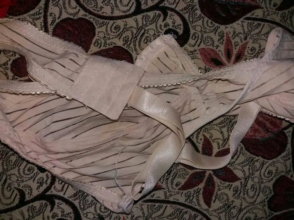 Unknown385948's tweet photo. فالوور اپنی شادی شدہ بہن کی برا کی ساتھ پیار کر رہا ہے  اسکی بہن کا شوہر باہر ملک رہتا ہے بھائی کیلئے اچھا موقع ہے سکس کر لے نہیں تو باہر  جاکر گیر مرد کی ساتھ سیکس کریگی https://t.co/EvDn1Hi1Se