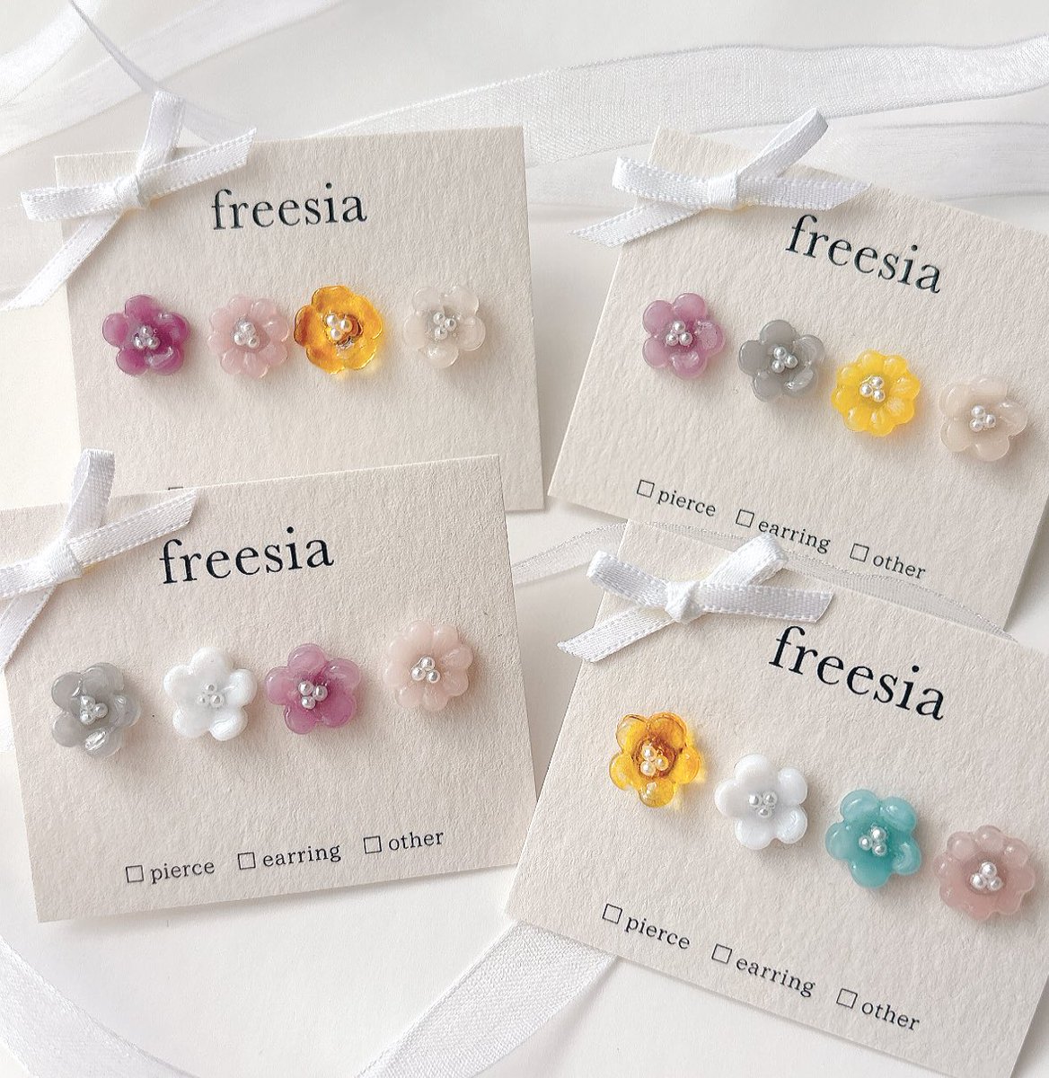 freesiaa_02's tweet photo. minneにてお花のピアス販売開始しました  𑁍4色セットです♡
#レジンアクセサリー 
https://t.co/cRHZOqiNKS https://t.co/kFDVhFzSnC