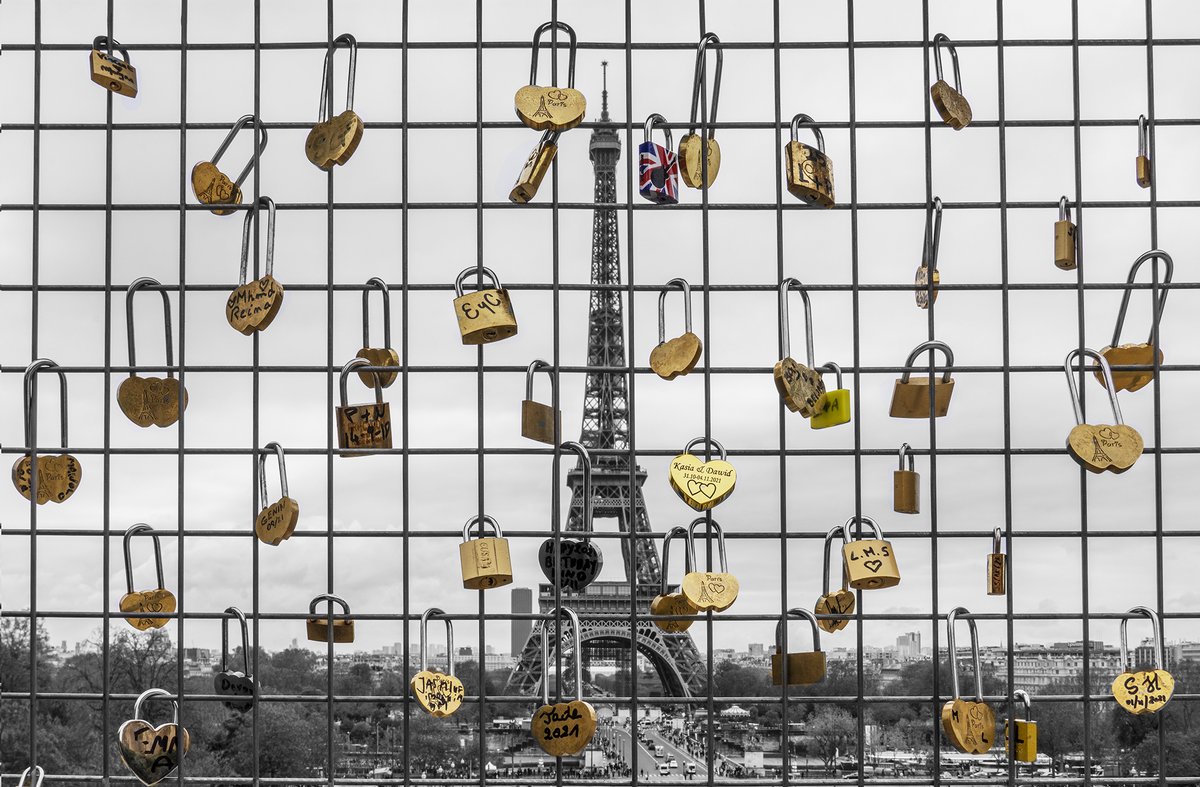 mikespencerpics's tweet photo. Happy Valentine's Day♥️
'City of Love'
#ValentinesDay2026
#cityoflove
#Paris
#lovelocks https://t.co/GEM0EQRM3z