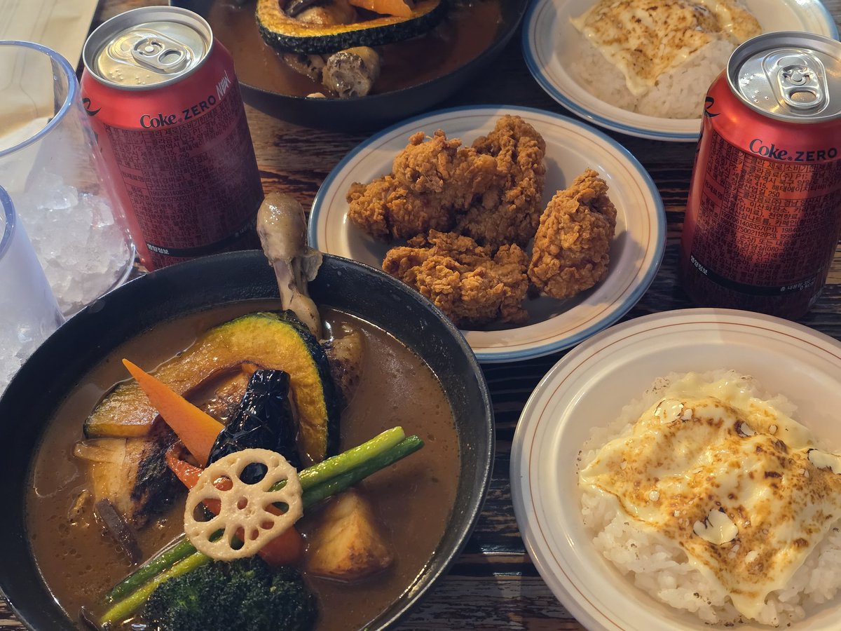 카레시 합정
스프카레 너무 맛있고 오픈런 12시 
매콤하니 쮸아 대기 겁나많고 일찍가야겠드아
가라아게? 겁나 빠삭하고 쵹쵹....💓
#재혀니_맛있게머겅 
#먹어봤도영