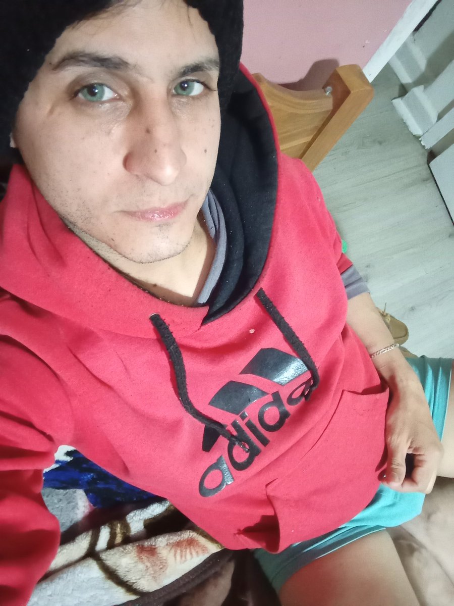 JeanCohem's tweet photo. Quiero conocer amigos  activos y varoniles soy de viña https://t.co/pZ5Xd7IetG