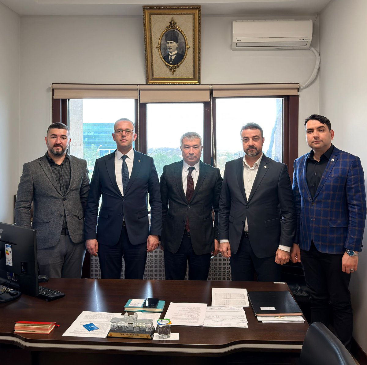 Öz Sağlık-İş Sendikası tweet media