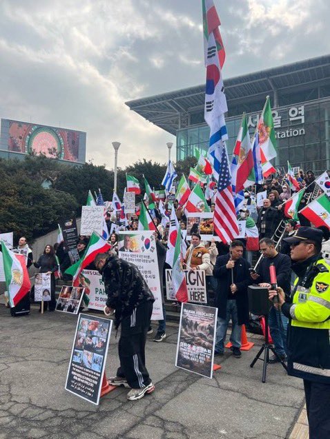 جمعیت ایرانی های سئول خیلی کمه، ولی همشون باشرفن

#IranMassacre