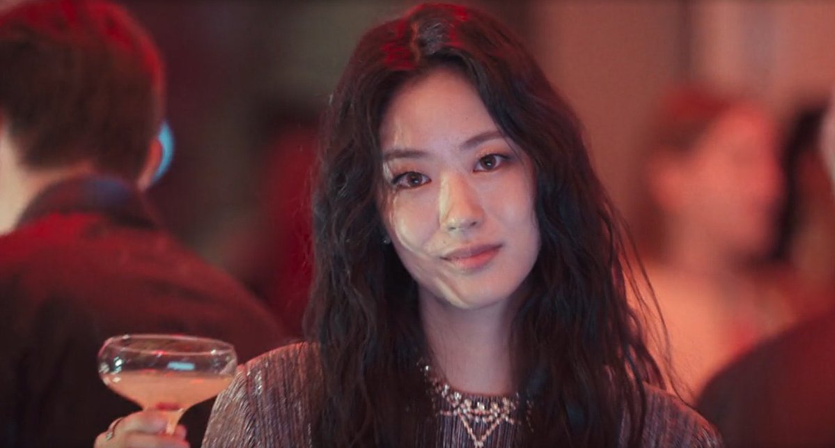 mmybabe's tweet image. 9/10 สนุกมากๆ พีคขึ้นทุกตอน ยิ่งเฉลยยิ่งอึ้ง ชีซาราห์ชนะตำรวจเฉยย สุดท้ายดูบัวร์ก็ยังอยู่ ไม่โดนฟ้องข้อหาหลอกลวง ชีสร้างสตอรี่ทุกอย่างขึ้นมาสุดท้ายทุกคนก็เชื่อ ตำรวจจับไม่ได้ รู้ว่าชีคือใครแต่ไม่มีหลักฐาน อห สุดด จุนฮยอกหล่อมาก พส.ฮเยซอนสวยทุกลุค #รีวิวnetflixth #TheArtOfSarah