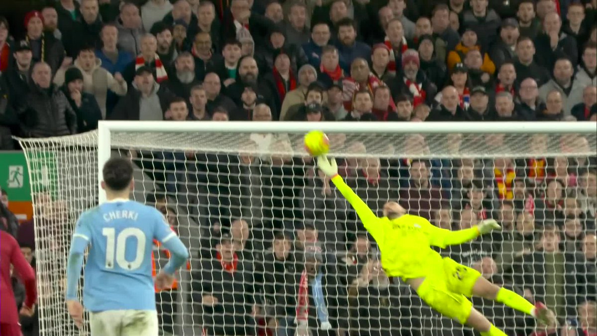 Oghener0's tweet image. You can mention Donnarumma and immediately get 10,000 likes.