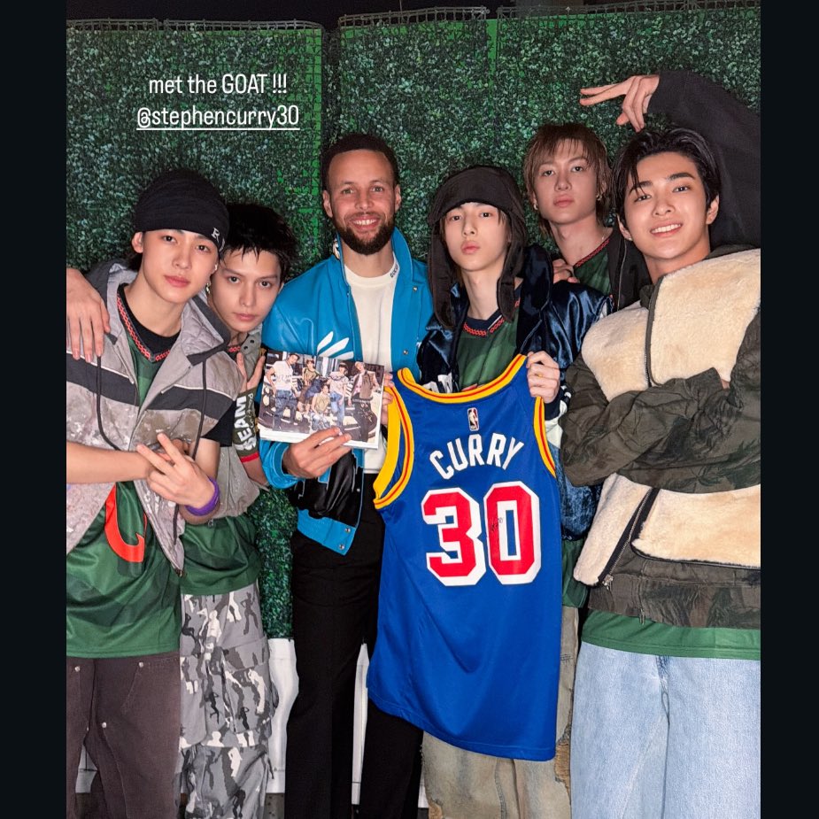 ทุกคนนนนนนนนนนนนนน กรี๊ดดดดเเดดดดกกดดดดดด cortis กับ stephen curry ชั้นสติแตกแล้วววว นักบาสคนโปรดกับศิลปินคนโปรด 😭😭😭😭😭😭😭😭😭😭😭😭😭😭😭