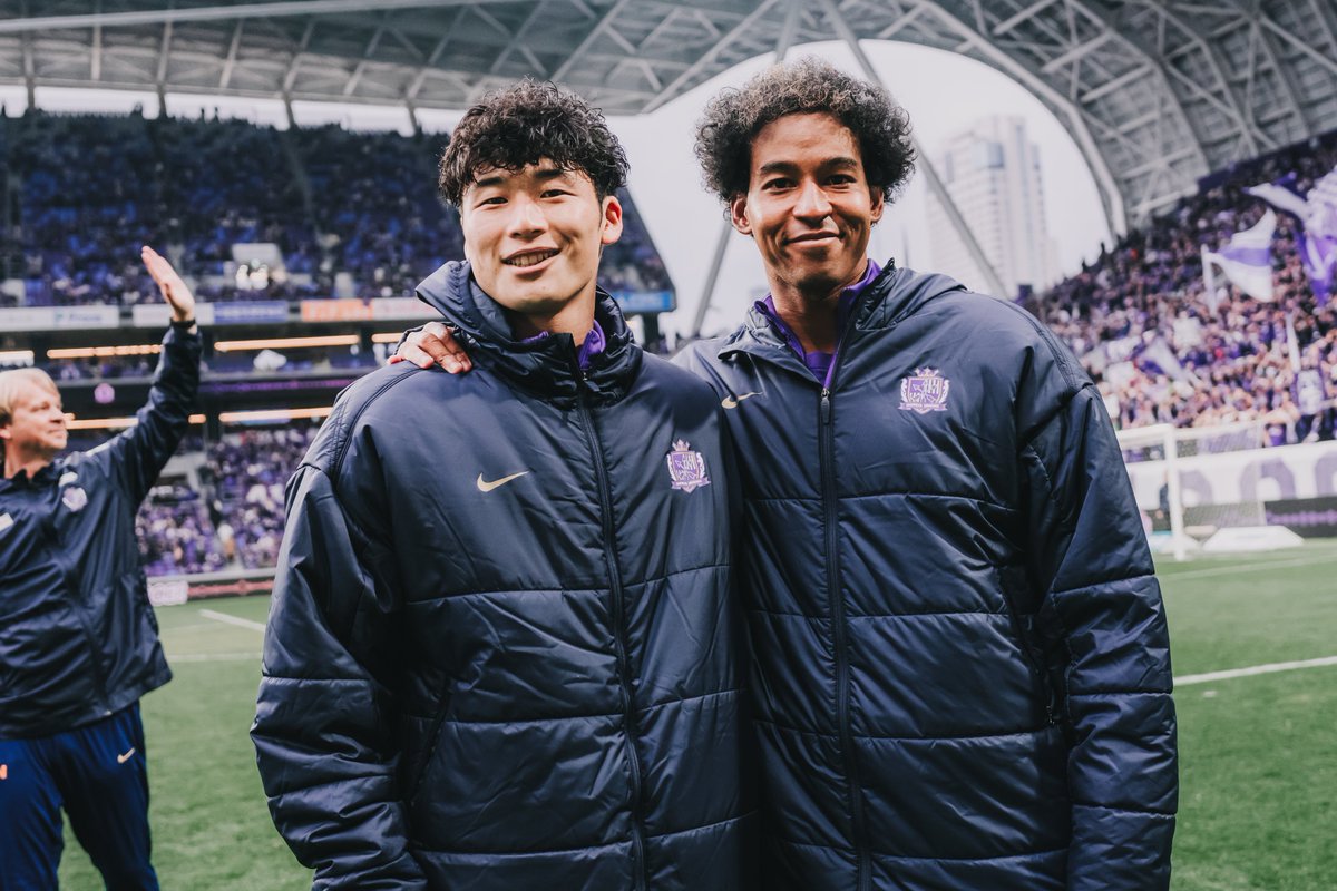 sanfrecce_SFC's tweet photo. 勝利の笑顔をお届け😆📸

#sanfrecce #NEWVIOLET #Jリーグ #超熱狂大万博 https://t.co/XAfhqGjM1t