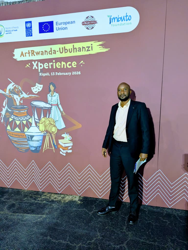 Mudacumurafisto's tweet photo. Congratulations to the 3rd cohort of @ubuhanziRw  Welcome into the creative industries hustling. Thank you for the invite @Imbuto We enjoyed the performances. May more funding and investment be availed in the creative industries. @RwandaYouthArts Keep hustling for the artists. #CreativeEconomy #CreativeIndustries