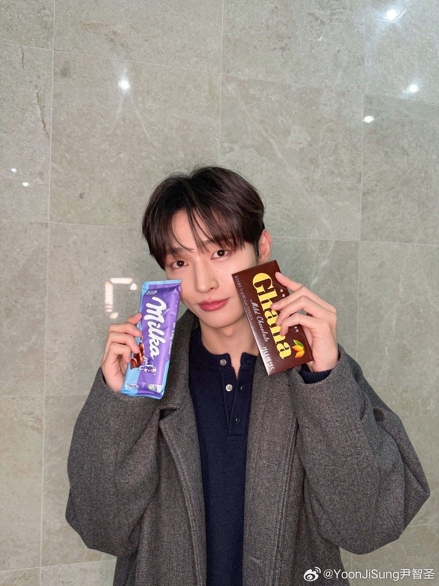 [#룽포메이션]

공식 웨이보 계정 업로드
m.weibo.cn/detail/5266268…

#윤지성 #YoonJisung