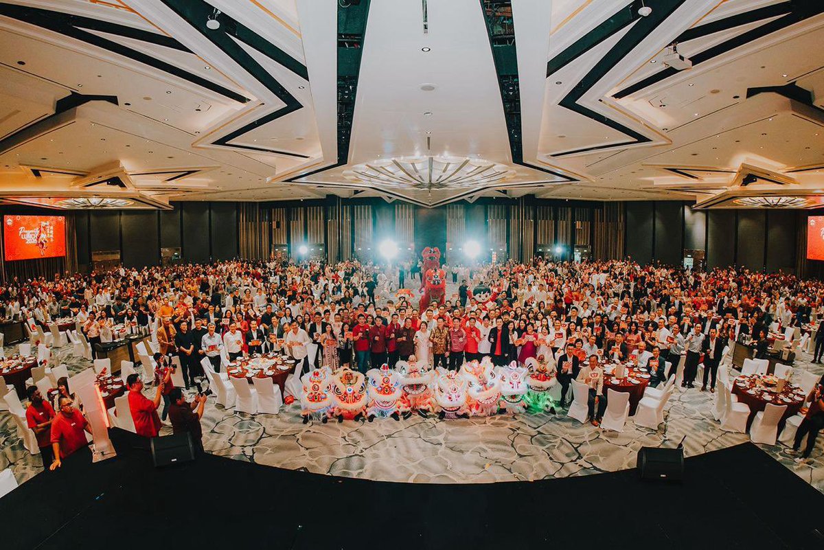 Rickneoh's tweet image. Still feeling the huat from ERA Prosperity Lunch 2026 🧧🐎✨

Here’s to a year of staying united, supporting one another, and winning together. 齐心策马·共迎旺年 ⭐️
#LifeOfARealtor #RickConnect #Sg #Trailblazers