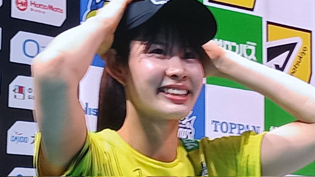 ukenaishi's tweet photo. 【試合終了】
SAGA久光3-2埼玉上尾
見事に勝利しました😆
マツキヨさんからPOMを受賞した北窓絢音選手へキャップが贈呈されました。
日本代表OH(アウトサイドヒッター)の貴重なキャップ姿を、どうぞご査収下さい😄
#SAGA久光スプリングス
#SAGAアリーナ
#JumpTogether
#マツモトキヨシ https://t.co/Jrr8mzdz9w