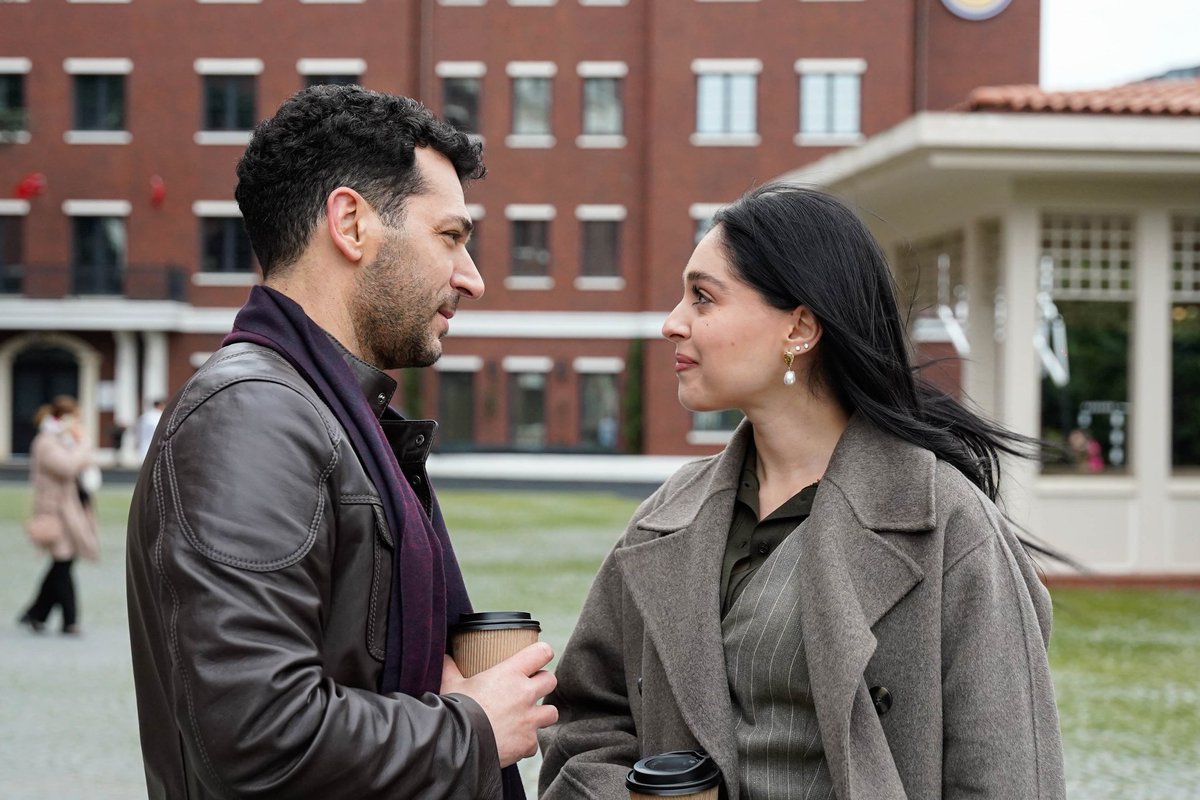 DTural's tweet image. SENİ GÖRMÜŞ OLSAYDIM UNUTMAZDIM”

Kanal D’nin sevilen dizisi #GüllerveGünahlar, Sevgililer Günü’nde izleyiciyi hem romantik hem de duygusal anlarla buluşturacak. Yeni bölümde mutfakta karşı karşıya gelen Serhat ve Zeynep’in sahnesi seyircinin içini ısıtacak.

BELKİ 14 ŞUBAT GÜNÜ…