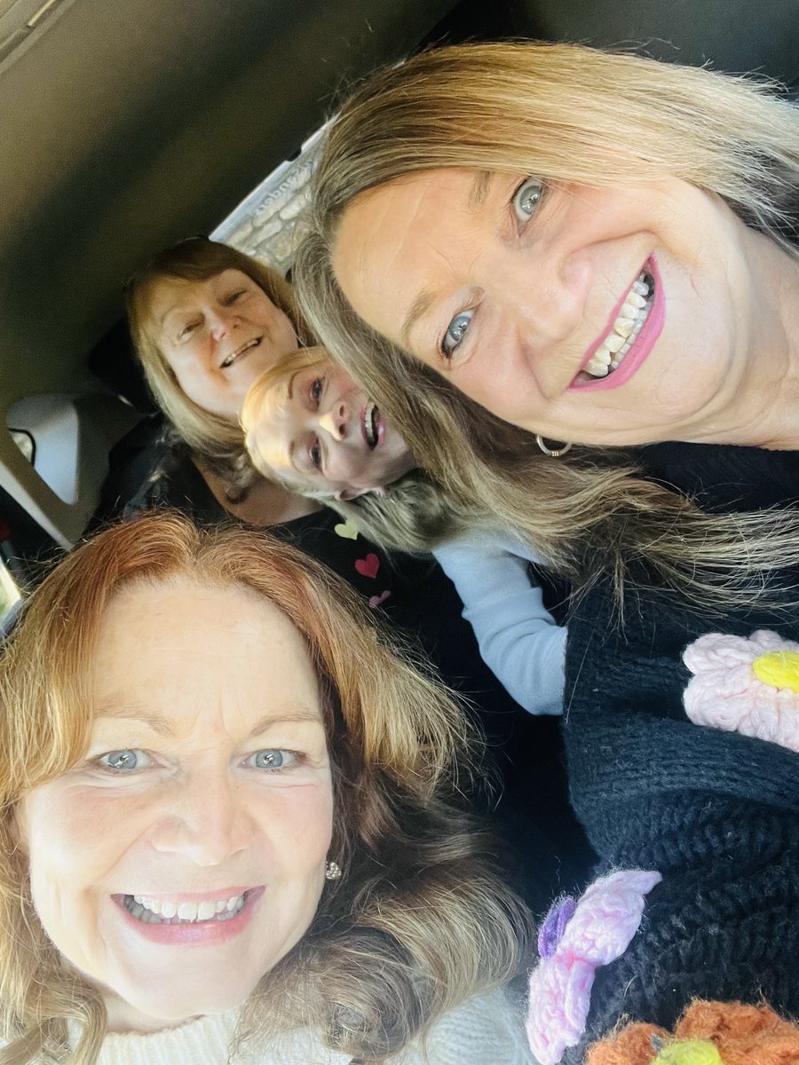 annmarielawson1's tweet image. Me and three of my sisters off on a road trip to see our fifth sister #family #sisters #roadtrip