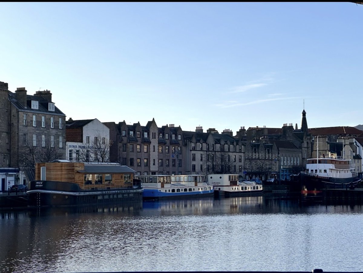 Jo_Caulfield's tweet image. Early morning stroll around The Shore in Leith. 💚✌️
Bright but sharp. #Leith #Edinburgh
