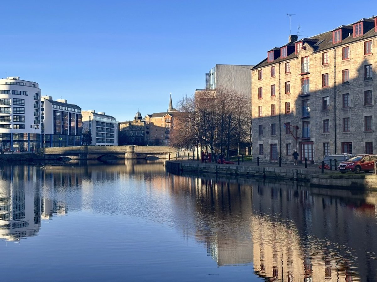 Jo_Caulfield's tweet image. Early morning stroll around The Shore in Leith. 💚✌️
Bright but sharp. #Leith #Edinburgh