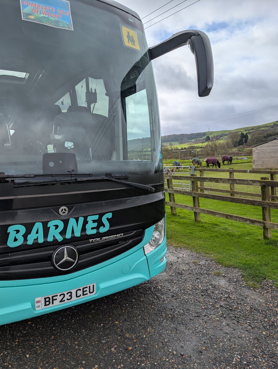 BarnesCoaches's tweet image. Driver Barrie and our passengers have been enjoying the scenic views on the Isle of Wight this week! We also popped in to the Isle of Wight Donkey Sanctuary to hello with some adorable long‑eared locals🫏🚌 

#holidays #coachholidays #coachtravel #BarnesCoaches #IsleOfWight