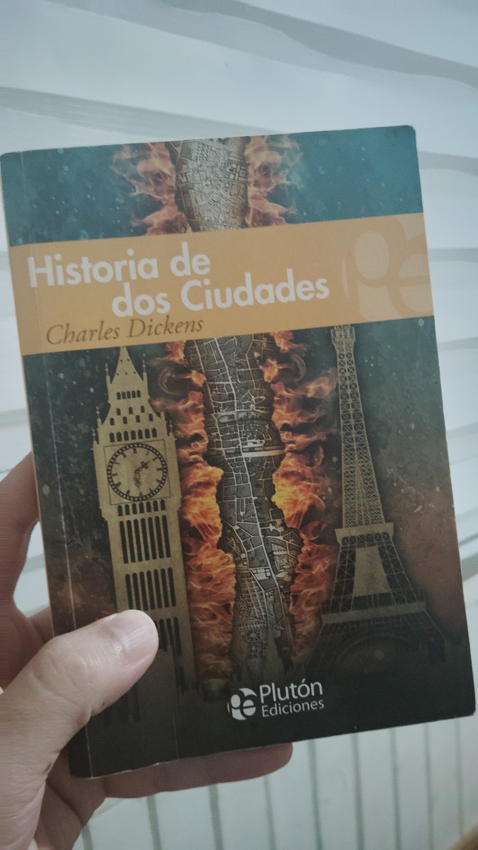 eduardolealt's tweet photo. 1er libro de 2026, Charls Dickens no me falla, un libro con suspenso y drama, me encantó la forma de mostrar la sociedad de ese entonces, una joya. Partiendo bien el año lector. https://t.co/7R4xMGi4Il
