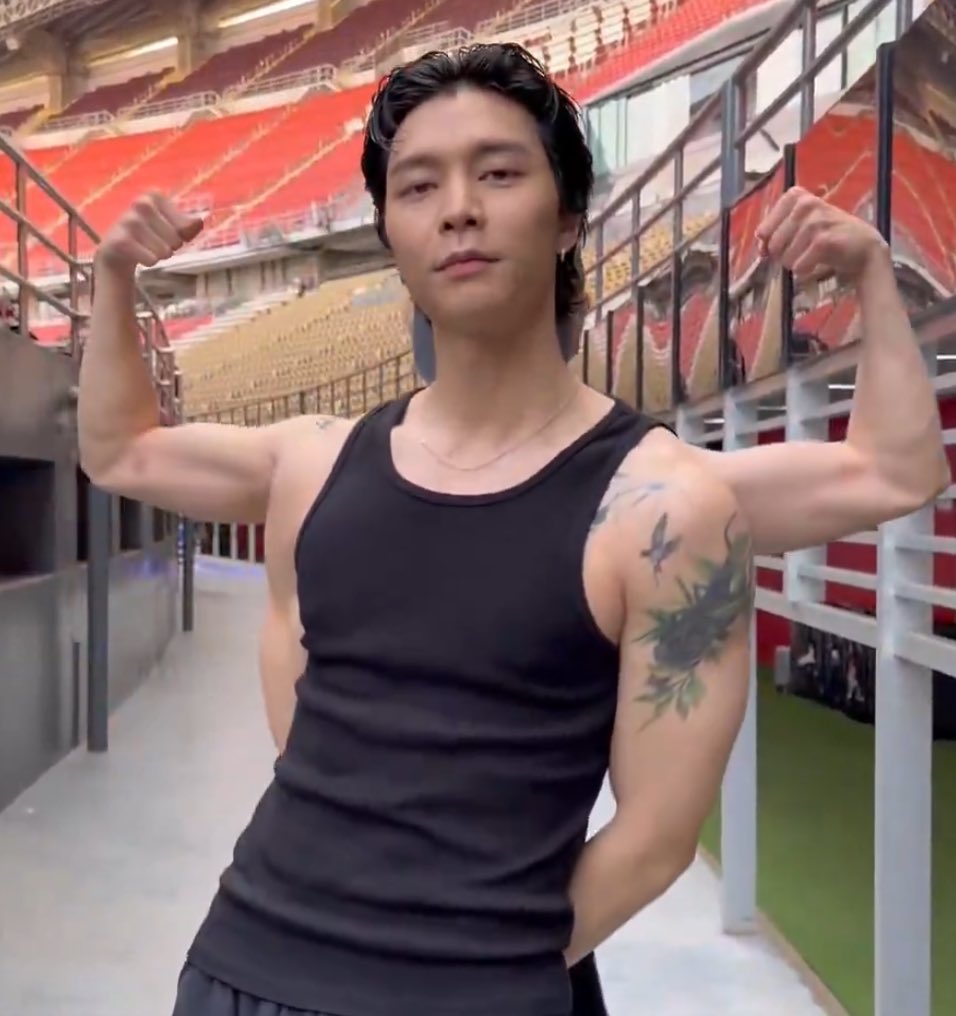 โอ้โห 95line เอาดีๆ กล้ามแน่นๆ ตัวจะเท่ากันแร้ว💪🏻