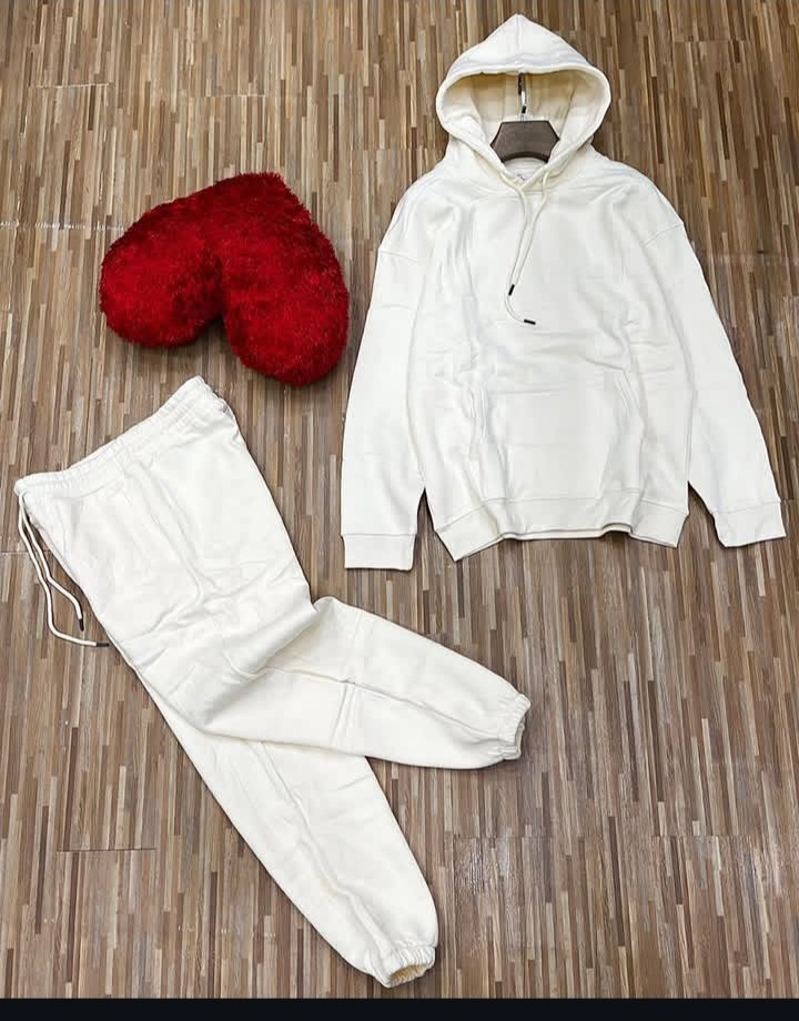 Hoodie and Joggers 😍 

Price:N35,000 each 

LOCATION:Lagos State and we deliver nation wide 

El Matador/Reginal Daniels/Grid/Happy Val/El-Rufai/Ramadan/Sophia/Arsenal/Davido/El-Rufai/Brentford/Hull City/Imade/GM CT/Today is Saturday/Delap/Valking/Raphinha