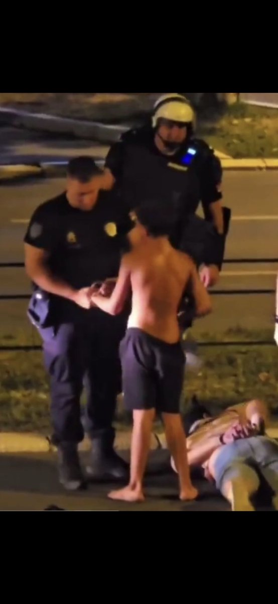 Deckyserbia's tweet image. Ajde danas u Valjevu, ministre, direktore policije, krenite na narod!
Mamu vam j....