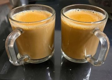 उडने दें अफवाहों को 
हकीकत थोड़ी है 
चाये चाये है जनाब ☕
शराब थोड़ी हैं