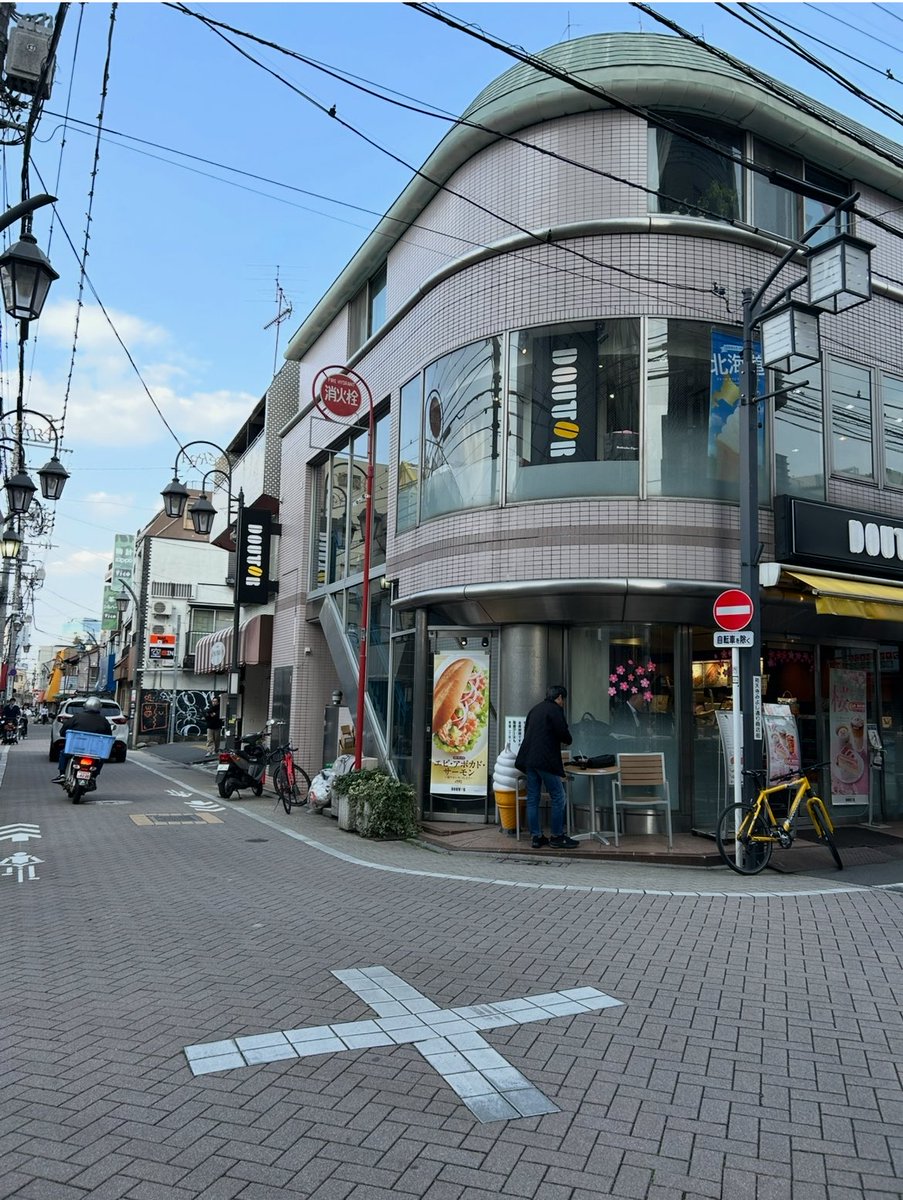nagomusichai's tweet photo. 🟡Apt.への行き方です🟡
ドトールを右手に直進してください
(1枚目)
左手の銀色のビルの3階です
(2枚目)
エレベーターはありません
お気をつけていらしてくださいね!
皆様のお越しを心より
お待ちしております!
#フュージョン #クロスオーバー
#WHATSFUSION
#jazzfusion #CROSSOVERMUSIC https://t.co/0aenEcUWQc